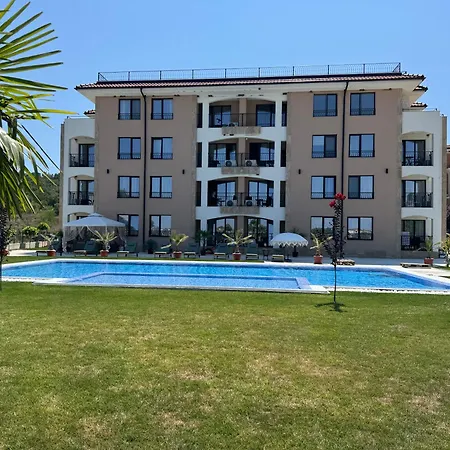 Apartman в комплекс Voyage каваци, созопол ап 1 *